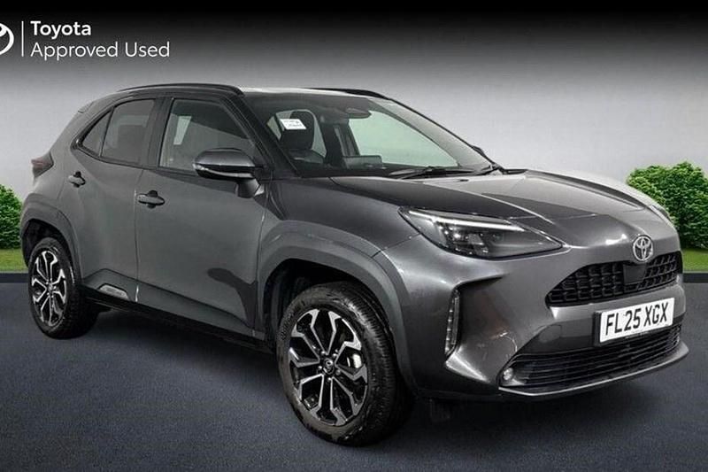 Used Toyota Yaris Hybrid Design 2025 SUV
