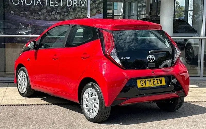 Used Toyota Aygo X-play 72 HP (52 kW) 2021 Red Hatchback