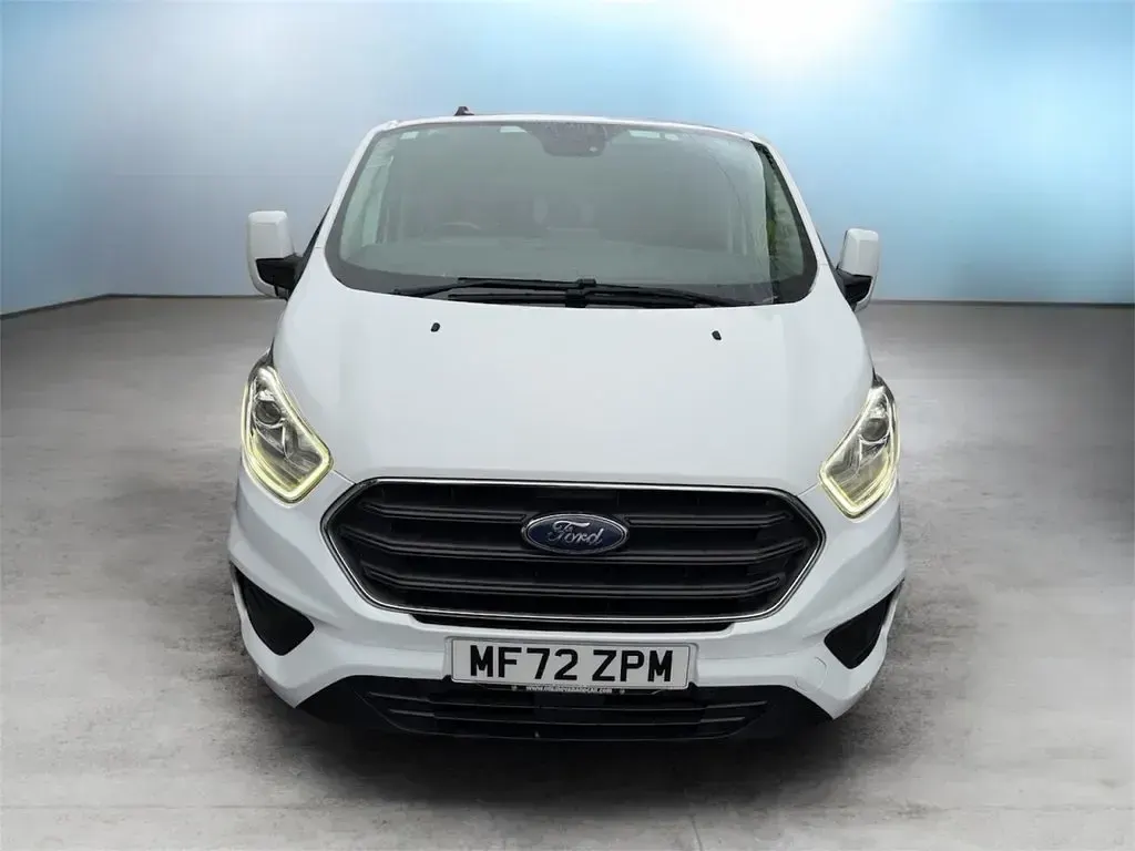 Used Ford Transit Custom Limited 130 HP (95 kW) 2022 White Van