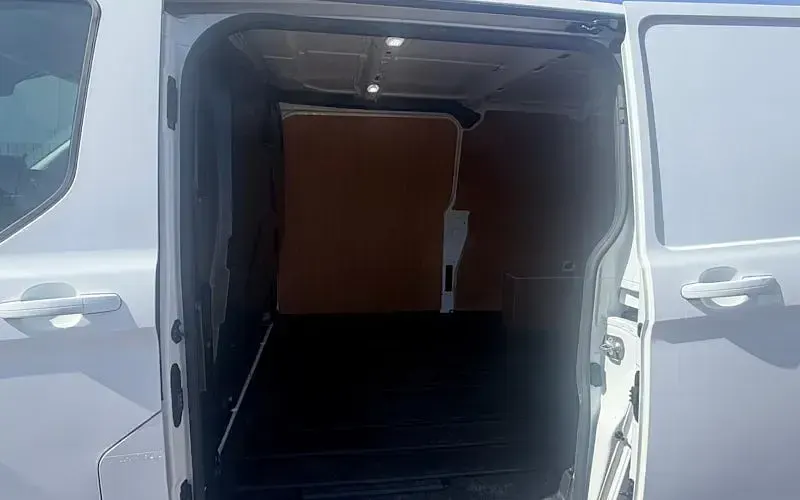 Used Ford Transit Custom Limited 131 HP (96 kW) 2022 White Van