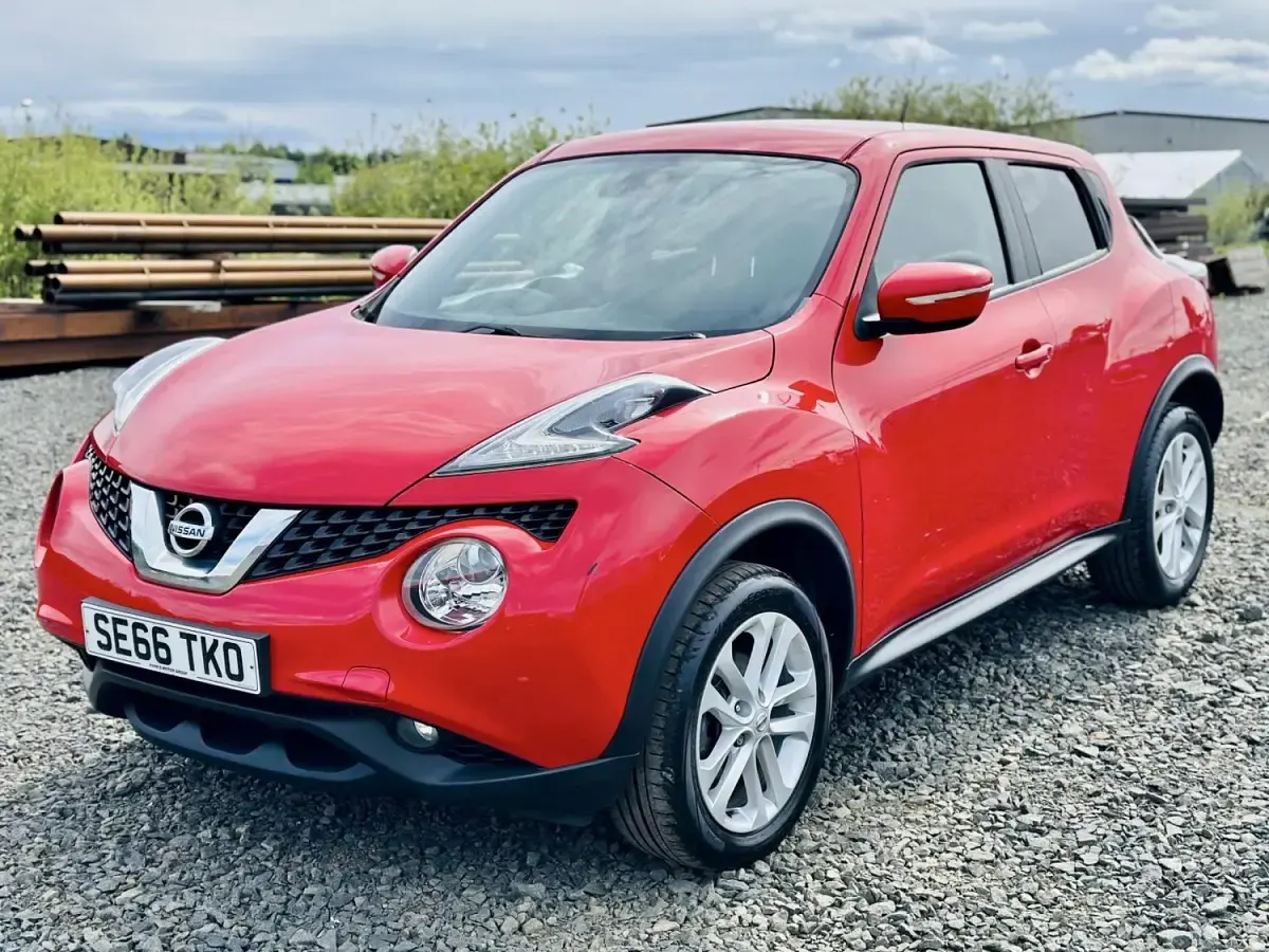 Używany Nissan Juke Acenta 2017 Czerwony SUV