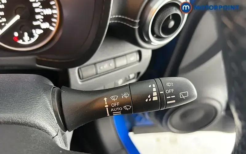 Used Nissan Juke N-Connecta 114 HP (83 kW) 2023 Blue SUV