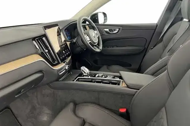 Used Volvo XC60 Plus 350 HP (257 kW) 2026 Onyx black SUV