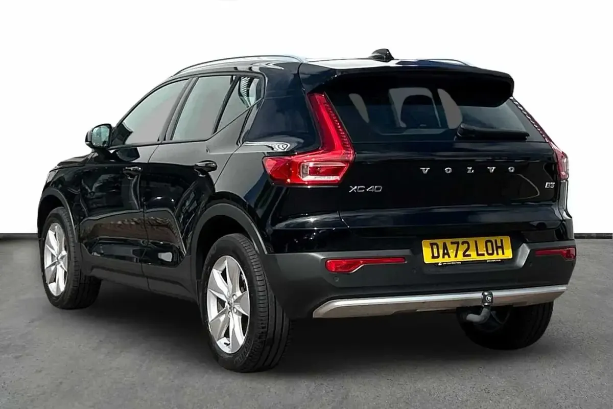 Used Volvo XC40 Core 161 HP (118 kW) 2022 Black SUV