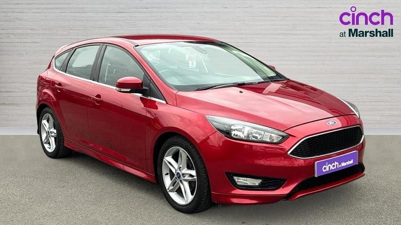 Usado Ford Focus Zetec 120 HP (88 kW) 2016 Vermelho