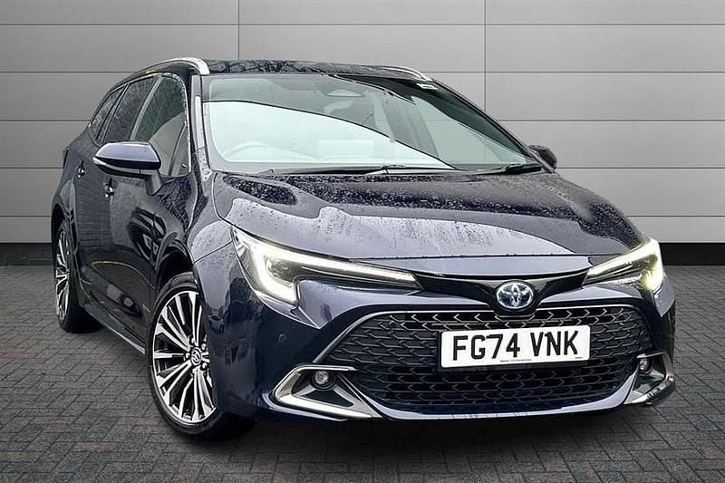 Used Toyota Corolla Design 140 HP (102 kW) 2024 Blue Estate