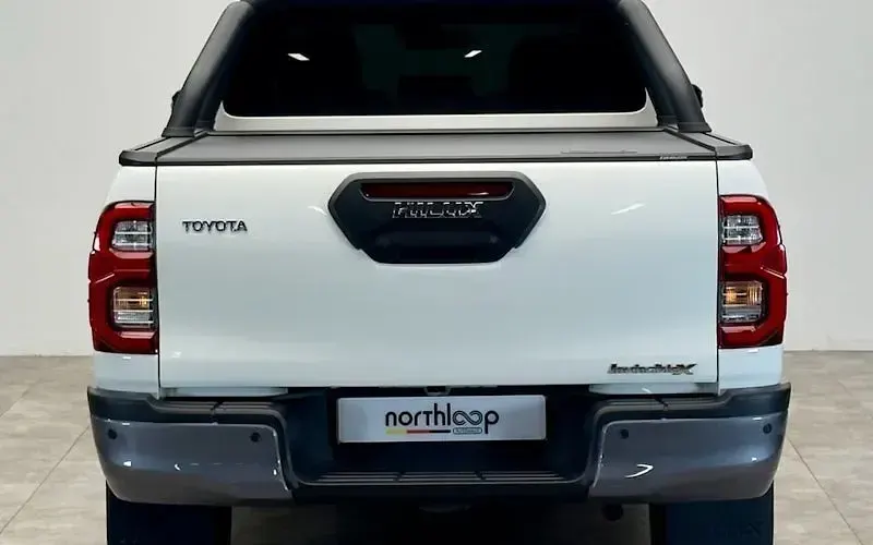 Used Toyota HiLux 204 HP (150 kW) 2022 White Pickup
