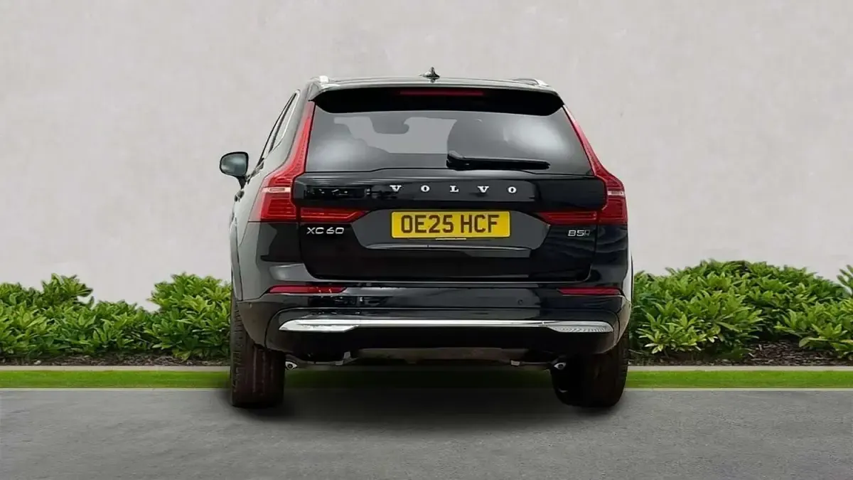 Used Volvo XC60 Ultra 250 HP (183 kW) 2025 Black SUV