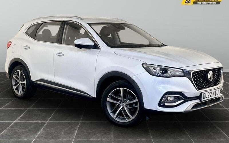 White Used 2022 MG HS Excite SUV | £14,695 (Good price) - Image 1/2