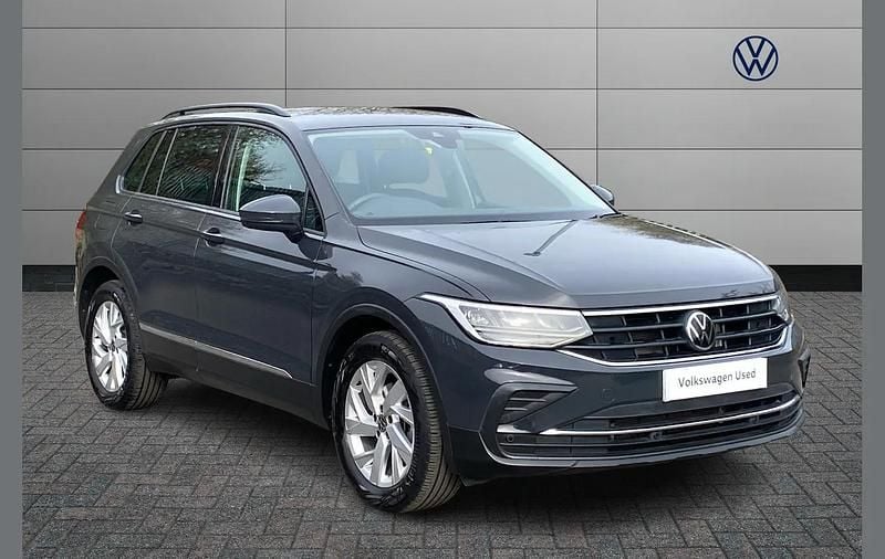 Used VW Tiguan Life 150 HP (110 kW) 2023 Grey SUV