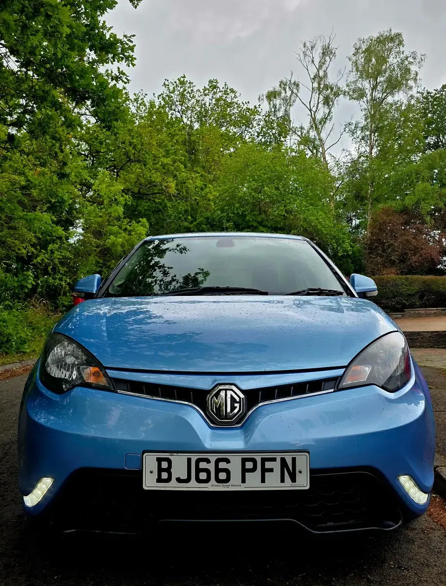 Used MG MG3 106 HP (77 kW) 2016 Blue Hatchback