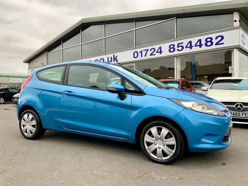 Blue Used 2011 Ford Fiesta Hatchback | £2,680 (Good price) - Image 1/4
