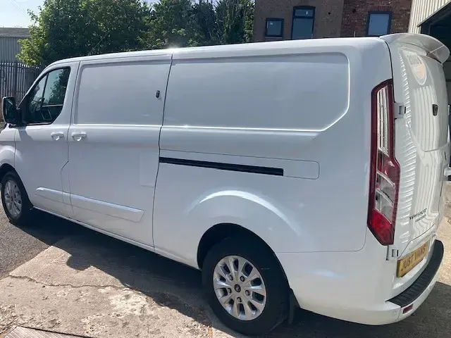 Used Ford Transit Custom Limited 130 HP (95 kW) 2023 White Van