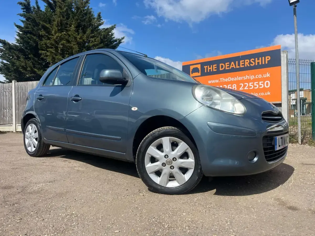 Usado Nissan Micra Acenta 2011 Prateado Citadino