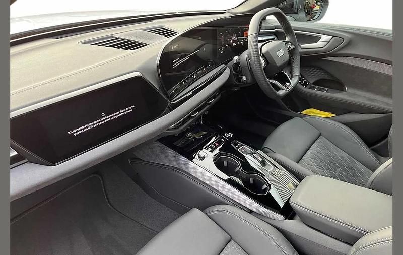 Used Audi A5 Advanced 147 HP (108 kW) 2025 White Estate