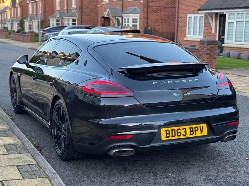 Used Porsche Panamera 250 HP (183 kW) 2013 Black Hatchback