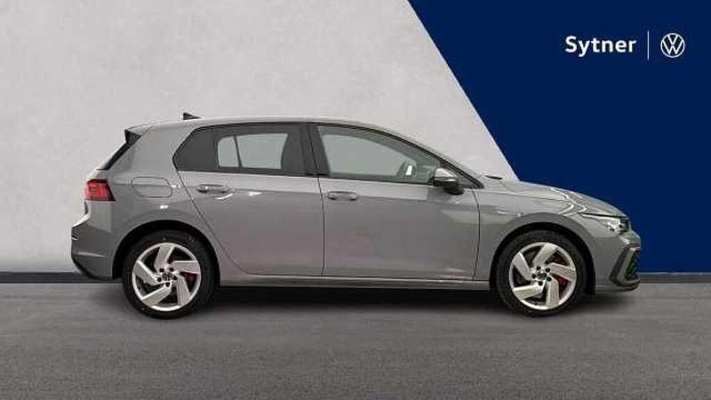 Second-hand VW Golf VIII 245 CP (180 kW) 2023