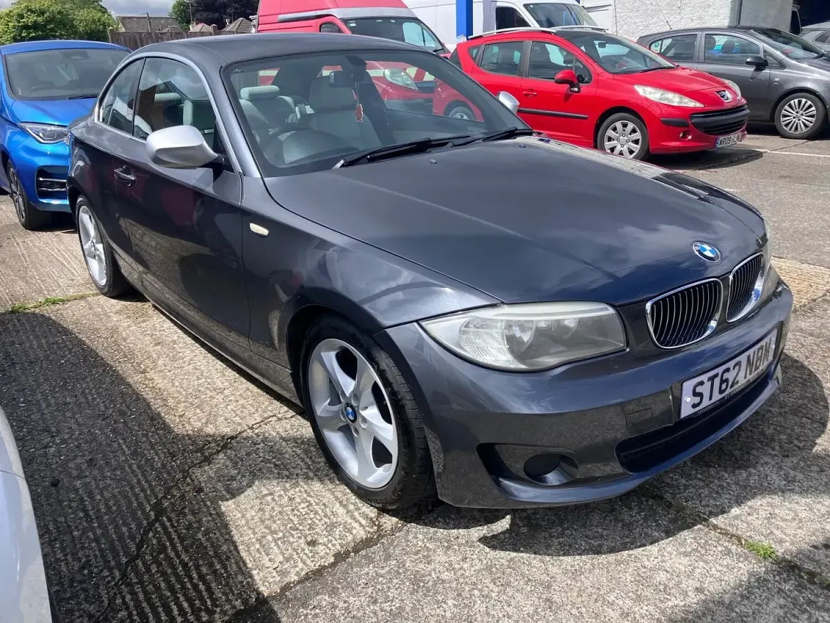 Usado BMW 118 Coupé Exclusive 143 CV (105 kW) 2013 Gris Coupe