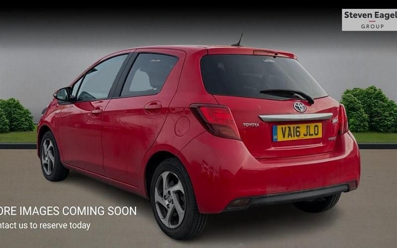 Used Toyota Yaris Hybrid 101 HP (74 kW) 2016 Hatchback