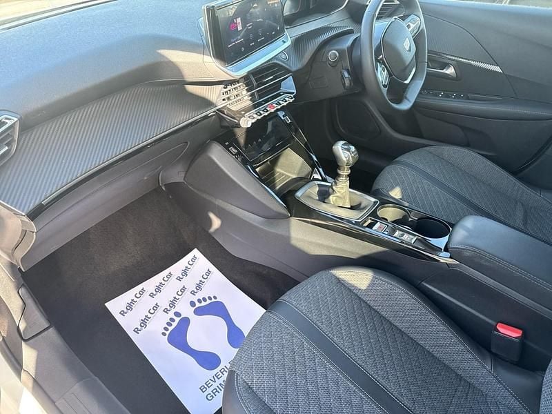 Used Peugeot 208 Allure 2024 White Hatchback