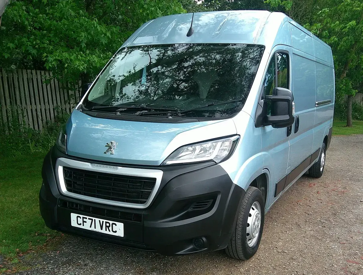 Used Peugeot Boxer S 140 HP (102 kW) 2021 Blue Van
