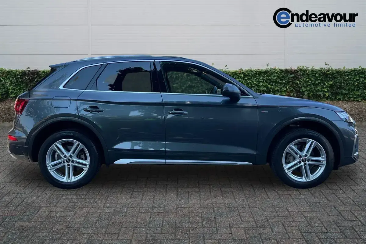 Used Audi Q5 S-Line 245 HP (180 kW) 2022 Grey SUV