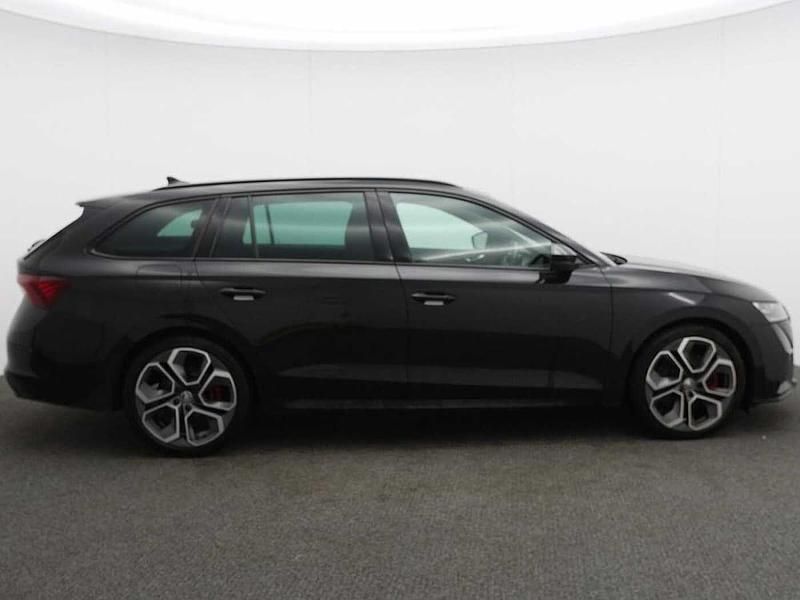 Used Skoda Octavia vRS 180 HP (132 kW) 2022 Black magic pearl effect Estate