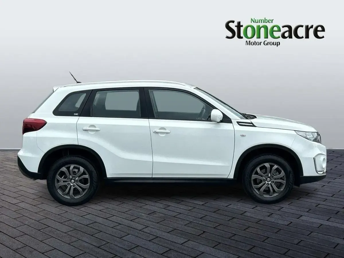 Used Suzuki Vitara SZ4 129 HP (94 kW) 2021 White SUV