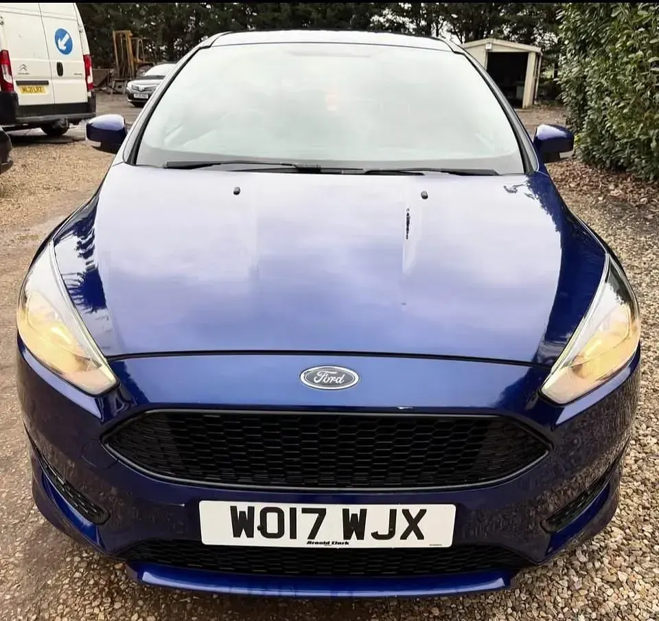 Usado Ford Focus ST-Line 120 HP (88 kW) 2017 Azul Citadino