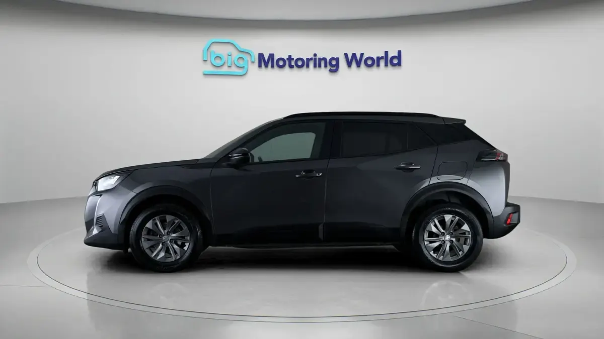 Used Peugeot 2008 Active+ 100 HP (73 kW) 2023 Grey SUV