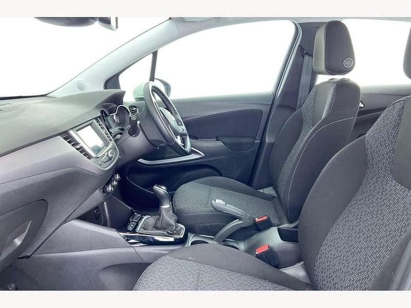 Used Vauxhall Crossland X 83 HP (61 kW) 2018 White SUV