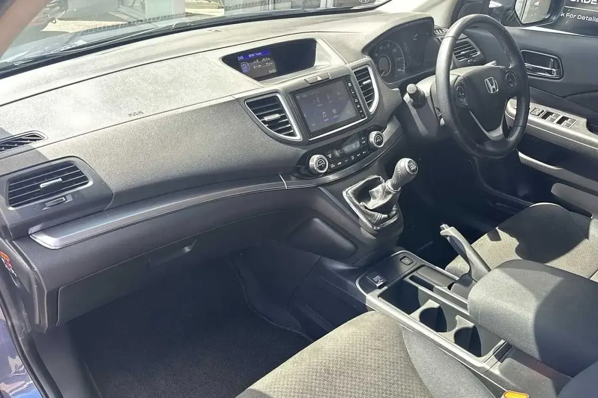 Used Honda CR-V SE Plus 120 HP (88 kW) 2018 Twilight blue SUV