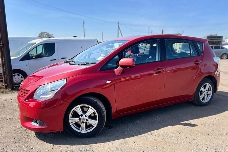 Red Used 2010 Toyota Verso MPV | £2,495 - Image 1/1