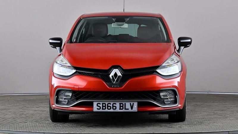 Used Renault Clio IV 200 HP (147 kW) 2016 Red Hatchback