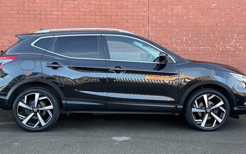 Used Nissan Qashqai Tekna 116 HP (85 kW) 2018 Black SUV