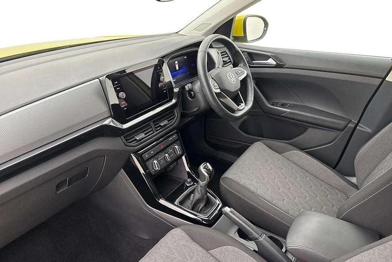 Used VW T-Cross Life 95 HP (69 kW) 2024 Yellow SUV