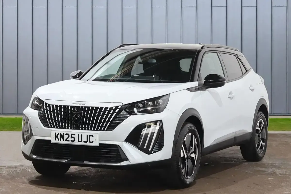 Used Peugeot 2008 GT 134 HP (98 kW) 2025 White SUV