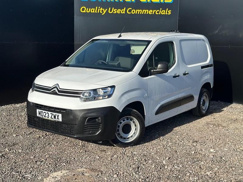 Used Citroën Berlingo 100 HP (73 kW) 2023 White MPV
