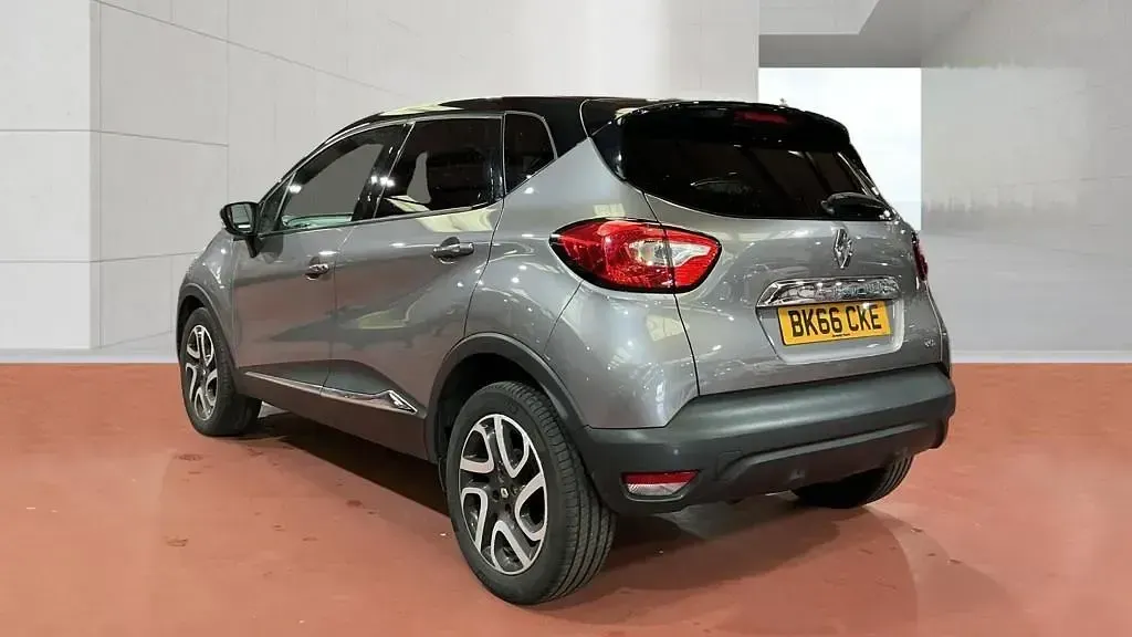 Used Renault Captur Dynamique 90 HP (66 kW) 2016 Grey SUV