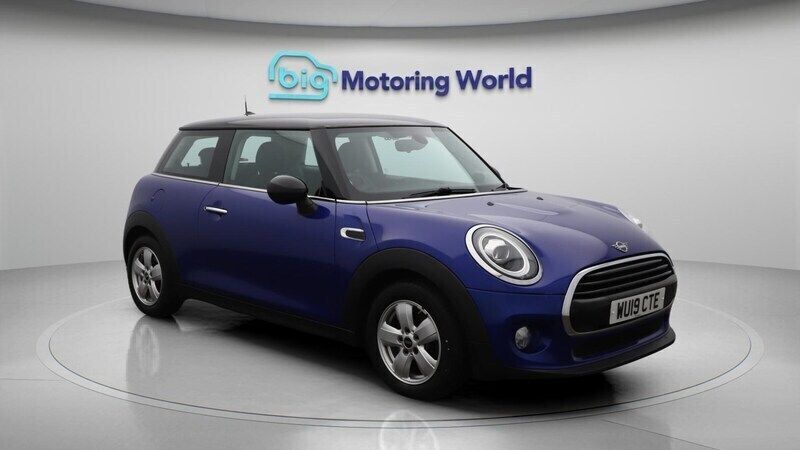 Blue Used 2019 Mini Cooper Classic Hatchback | £10,700 (Good price) - Image 1/4