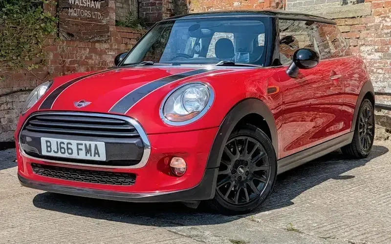 Used Mini Cooper Hatch 116 HP (85 kW) 2017 Hatchback