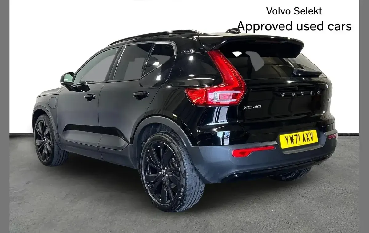 Used Volvo XC40 R-Design 258 HP (189 kW) 2022 Black SUV