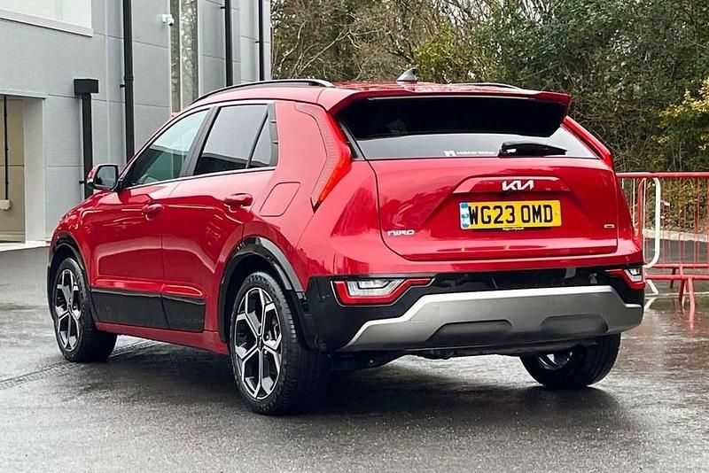 Used Kia Niro 139 HP (102 kW) 2023 Red SUV