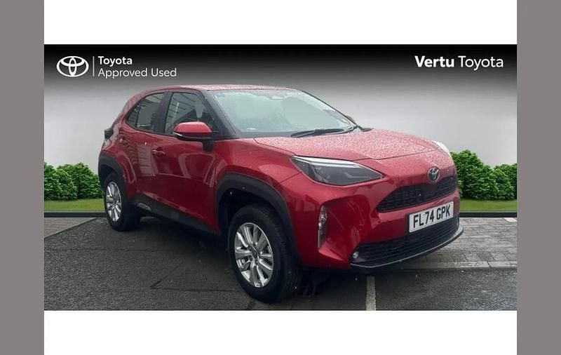 Used Toyota Yaris Cross 113 HP (83 kW) 2024 Red SUV