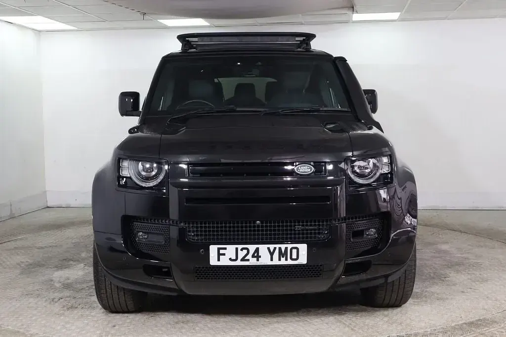 Usado Land Rover Defender HSE Dynamic 2024 Preto SUV