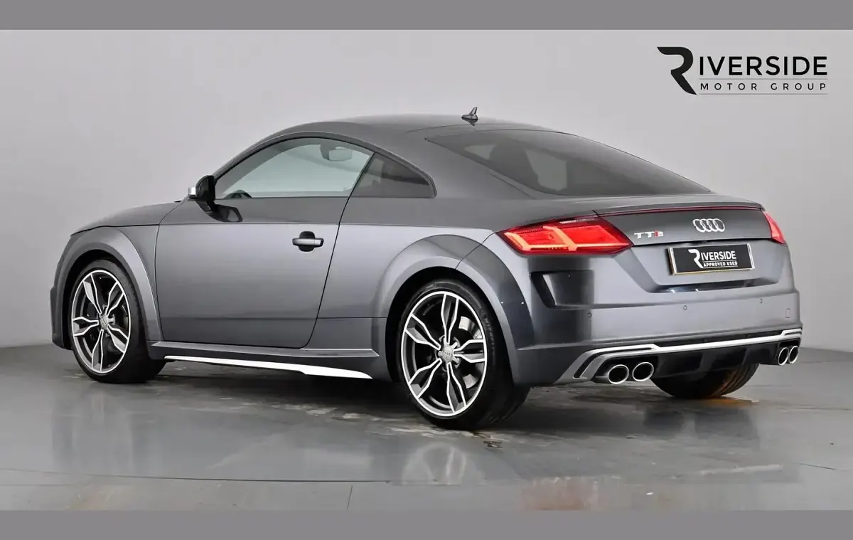 Begagnad Audi TTS Design 315 HK (231 kW) 2022 Grå Sportkupé