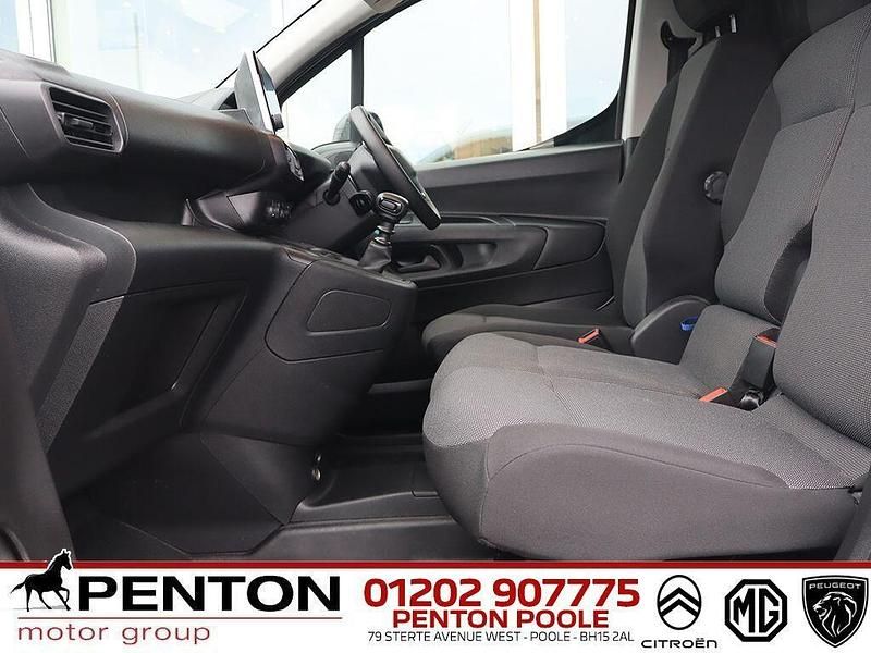 Used Peugeot Partner Premium 102 HP (75 kW) 2023 White MPV