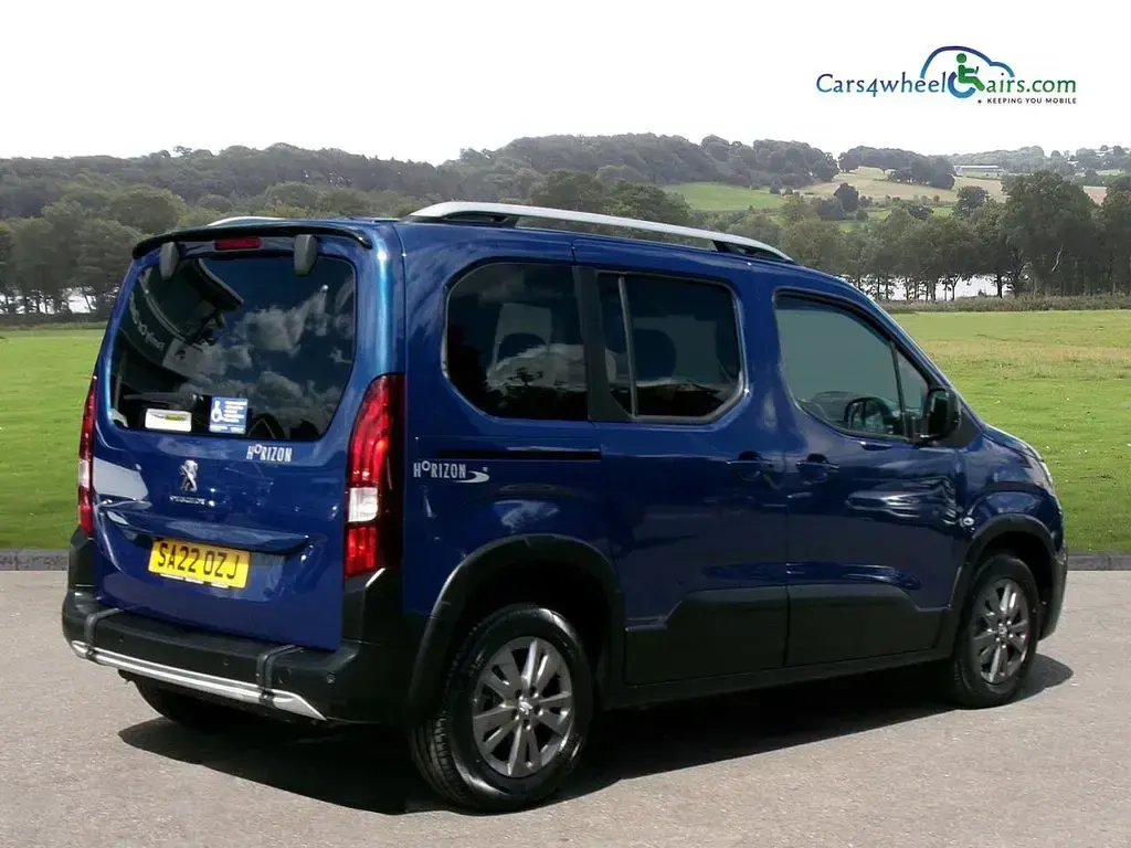 Used Peugeot Rifter Allure Premium 131 HP (96 kW) 2022 Blue MPV
