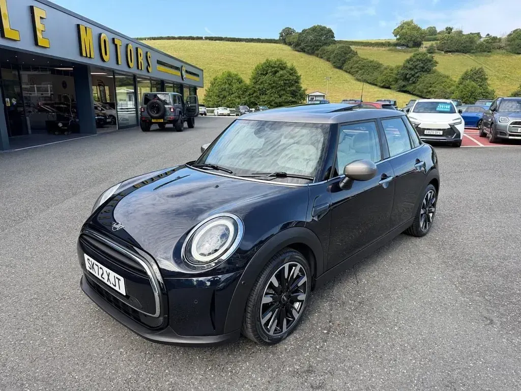Used Mini Cooper Exclusive 2022 Blue/black Hatchback