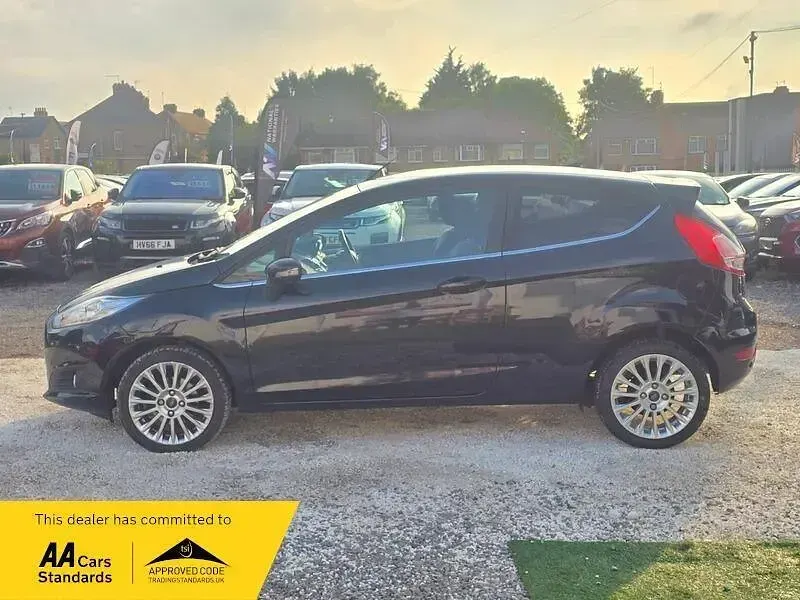 Used Ford Fiesta Titanium 98 HP (72 kW) 2012 Black Hatchback